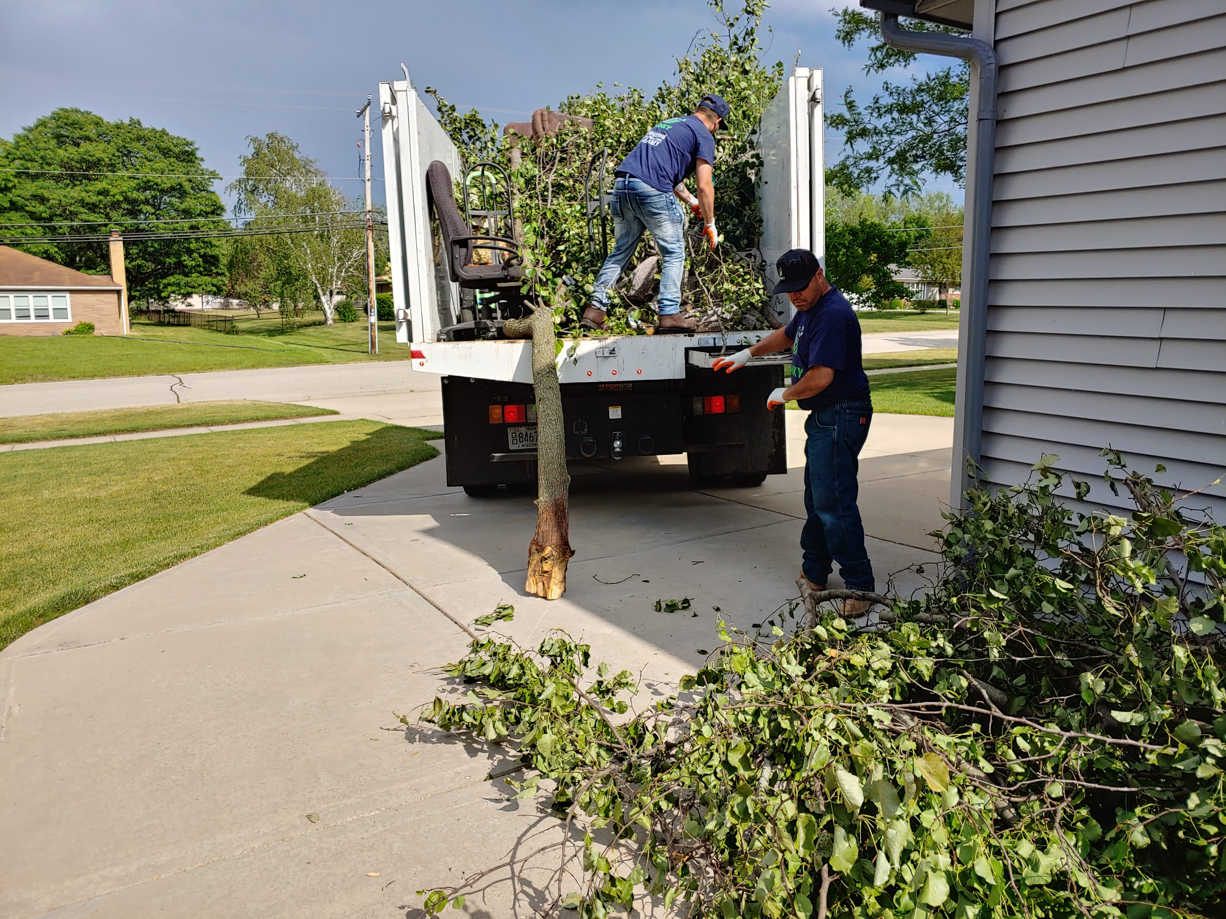 Junk removal action shot in Franklin, Wisconsin